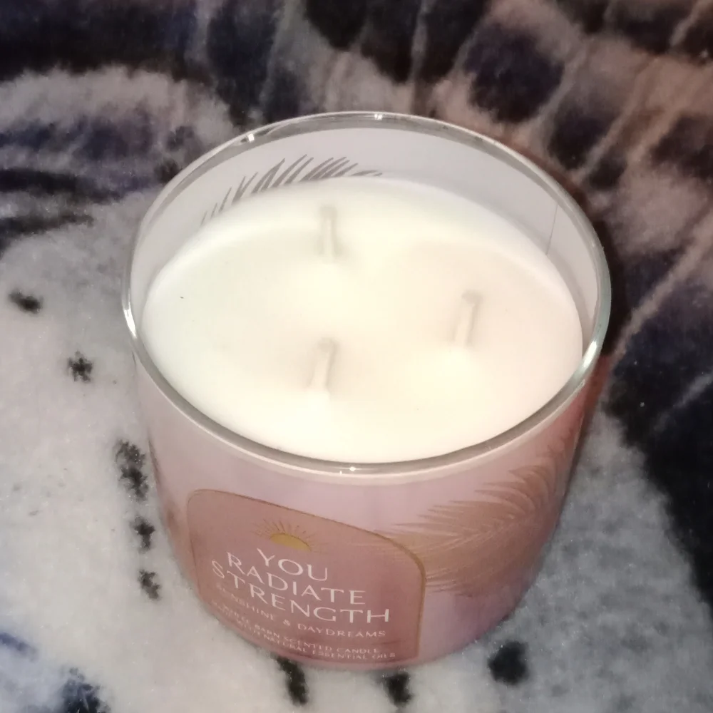 Sunshine & Daydreams candle - Picture 3 of 5